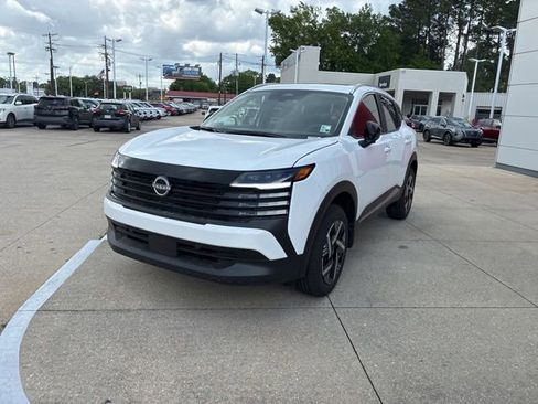 New 2026 Nissan Kicks SV w/ SV Premium Package FWD image 3