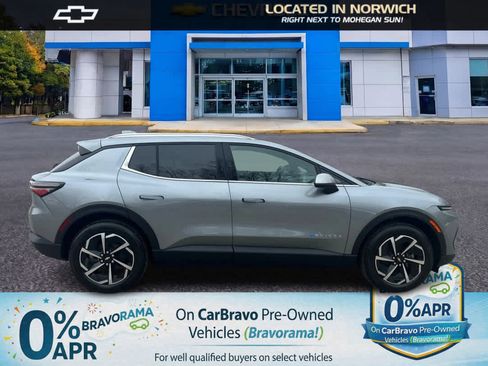 New 2026 Chevrolet Equinox EV LT image 5