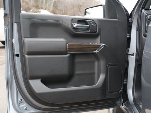 Used 2022 Chevrolet Silverado 1500 RST image 16