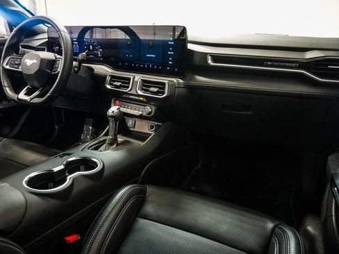 Used 2025 Ford Mustang Premium RWD image 8