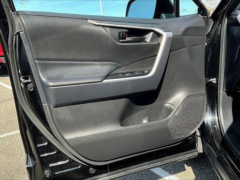 Used 2025 Toyota RAV4 LE image 21