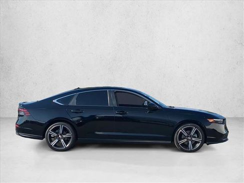 Used 2024 Honda Accord Sport image 4