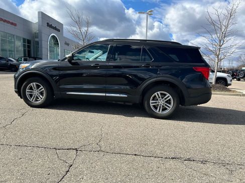 Used 2021 Ford Explorer XLT w/ Equipment Group 202A image 34