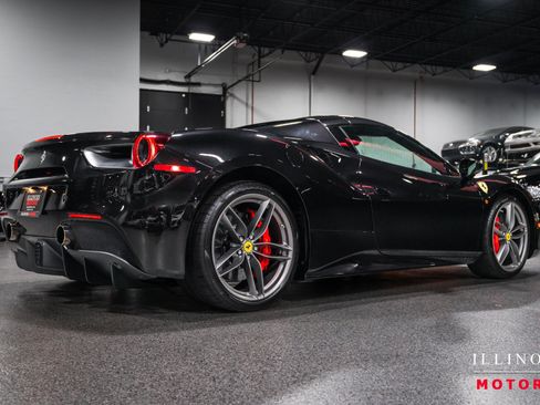 Used 2019 Ferrari 488 Spider RWD image 5