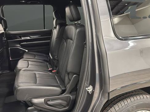 Used 2022 Jeep Wagoneer Series III image 21