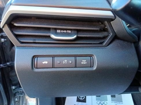 Used 2024 Nissan Altima 2.5 SV image 16