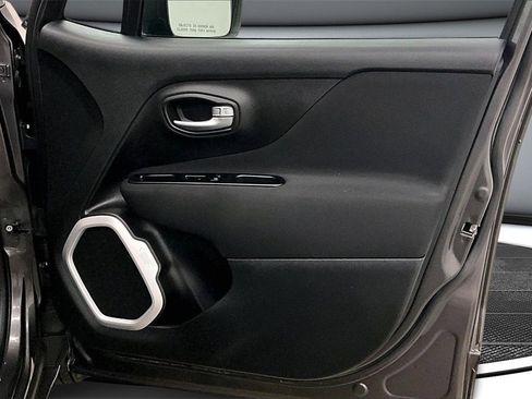 Used 2020 Jeep Renegade Sport image 28