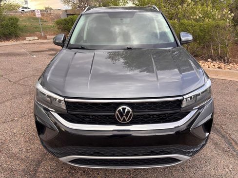 Used 2022 Volkswagen Taos SE image 5