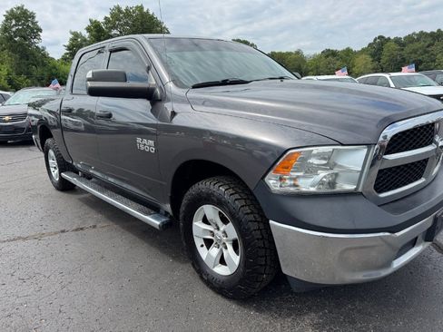Used 2017 RAM 1500 ST w/ SXT Appearance Group AWD/4WD image 12