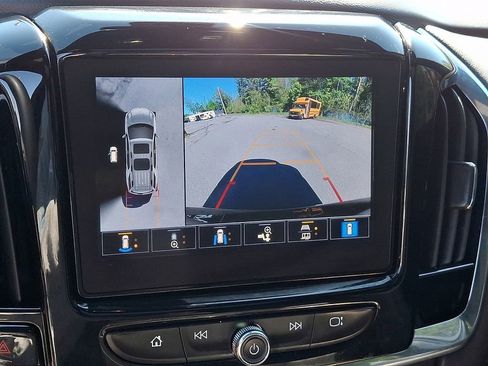 Used 2023 Chevrolet Traverse RS AWD/4WD image 26