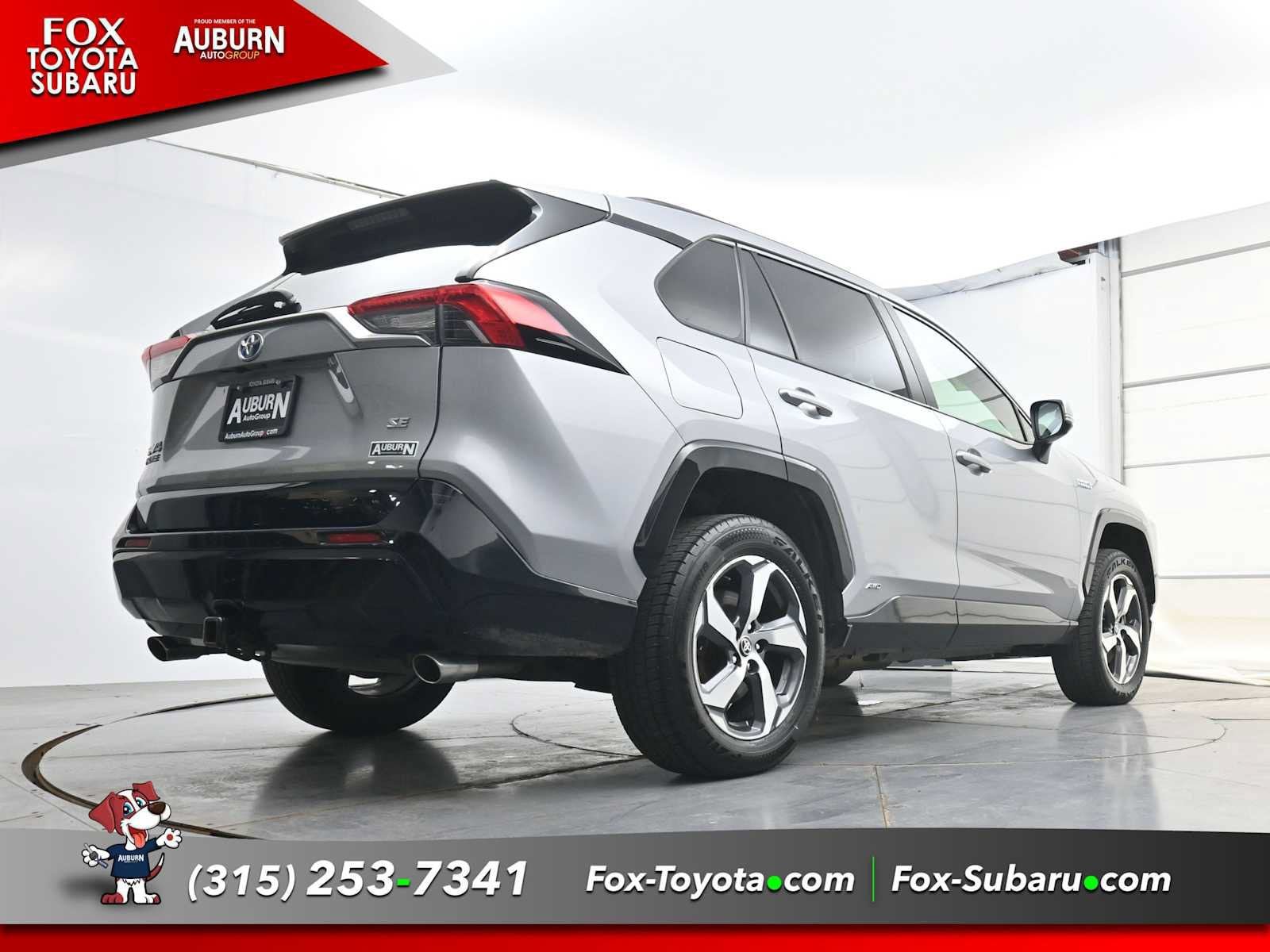 Used 2021 Toyota RAV4 SE w/ Weather & Moonroof Package AWD/4WD image 21