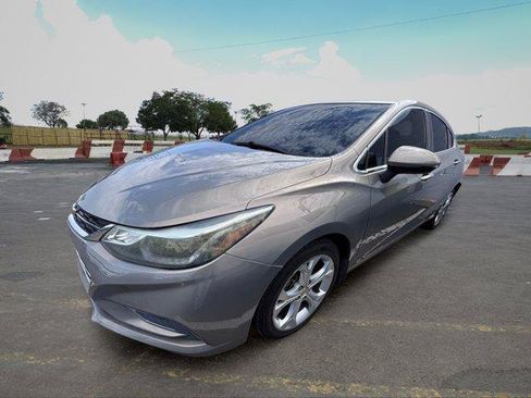 Used 2017 Chevrolet Cruze Premier FWD image 5