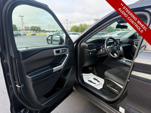 Used 2020 Ford Explorer XLT AWD/4WD image 11