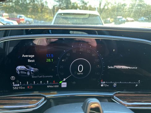 Used 2024 Cadillac Escalade ESV Premium Luxury image 11