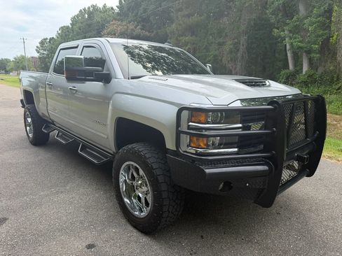 Used 2017 Chevrolet Silverado 2500 LTZ w/ Duramax Plus Package AWD/4WD image 5