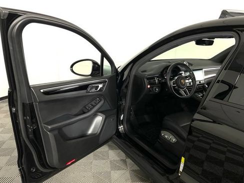 Used 2019 Porsche Macan AWD/4WD image 24
