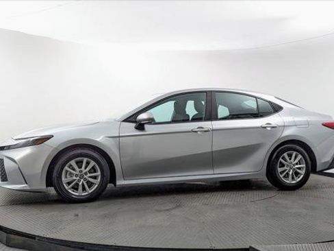 Used 2025 Toyota Camry LE FWD image 3