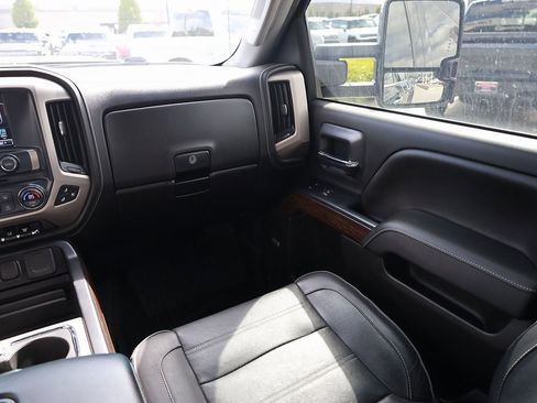 Used 2019 GMC Sierra 2500 Denali image 21