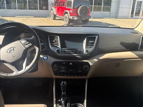 Used 2016 Hyundai Tucson Limited w/ Option Group 03 AWD/4WD image 8