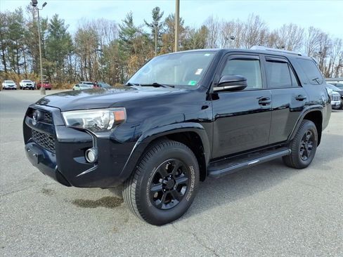 Used 2018 Toyota 4Runner SR5 image 8