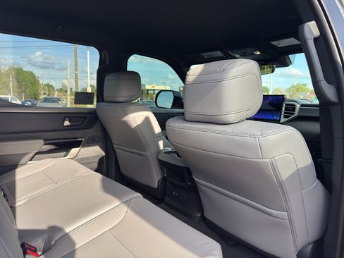 Used 2026 Toyota Tundra Limited AWD/4WD image 15
