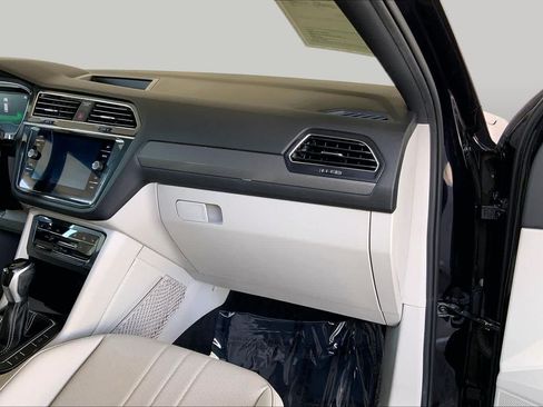 Used 2023 Volkswagen Tiguan SE R-Line FWD image 19