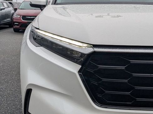 Used 2025 Honda CR-V EX image 9