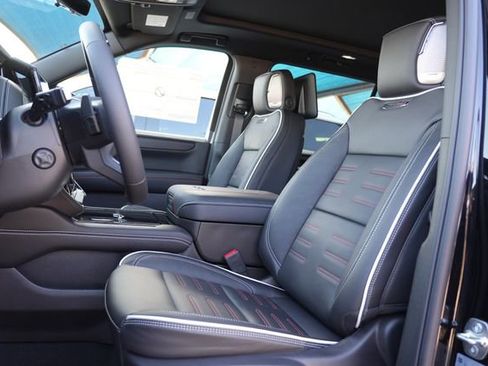 New 2026 GMC Yukon XL AT4 Ultimate w/ LPO, Floor Liner Package AWD/4WD image 17