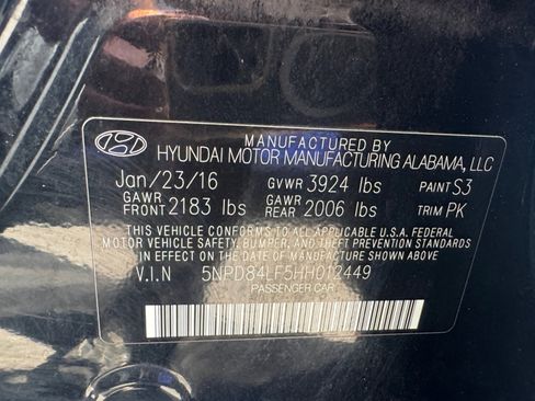 Used 2017 Hyundai Elantra Limited FWD image 15