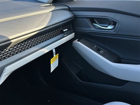 New 2025 Honda Accord SE image 31