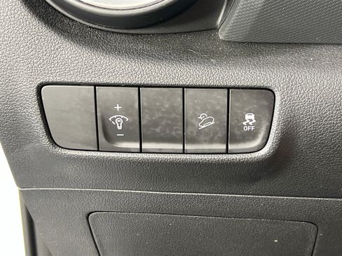 Used 2023 Hyundai Kona SEL AWD/4WD image 10