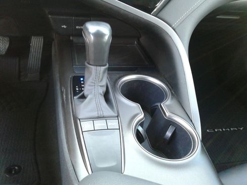 Used 2023 Toyota Camry SE image 16