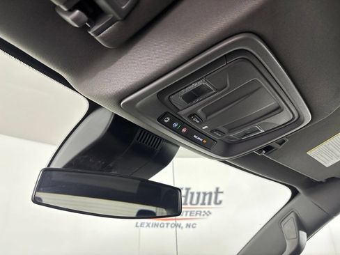 Used 2025 Chevrolet Silverado 1500 LT AWD/4WD image 19
