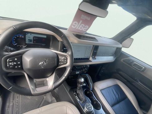 Used 2024 Ford Bronco Wildtrak image 11