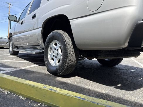 Used 2004 Chevrolet Avalanche 2WD image 6
