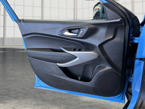 Used 2024 Chevrolet Trax RS w/ Sunroof Package image 19