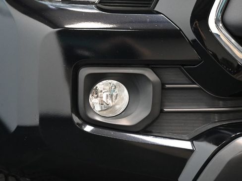 Used 2020 Toyota Tacoma SR5 AWD/4WD image 10