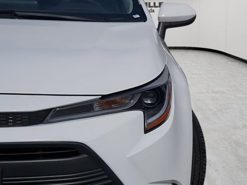 Used 2025 Toyota Corolla LE image 5