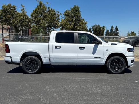 New 2026 RAM 1500 4x4 Crew Cab image 2