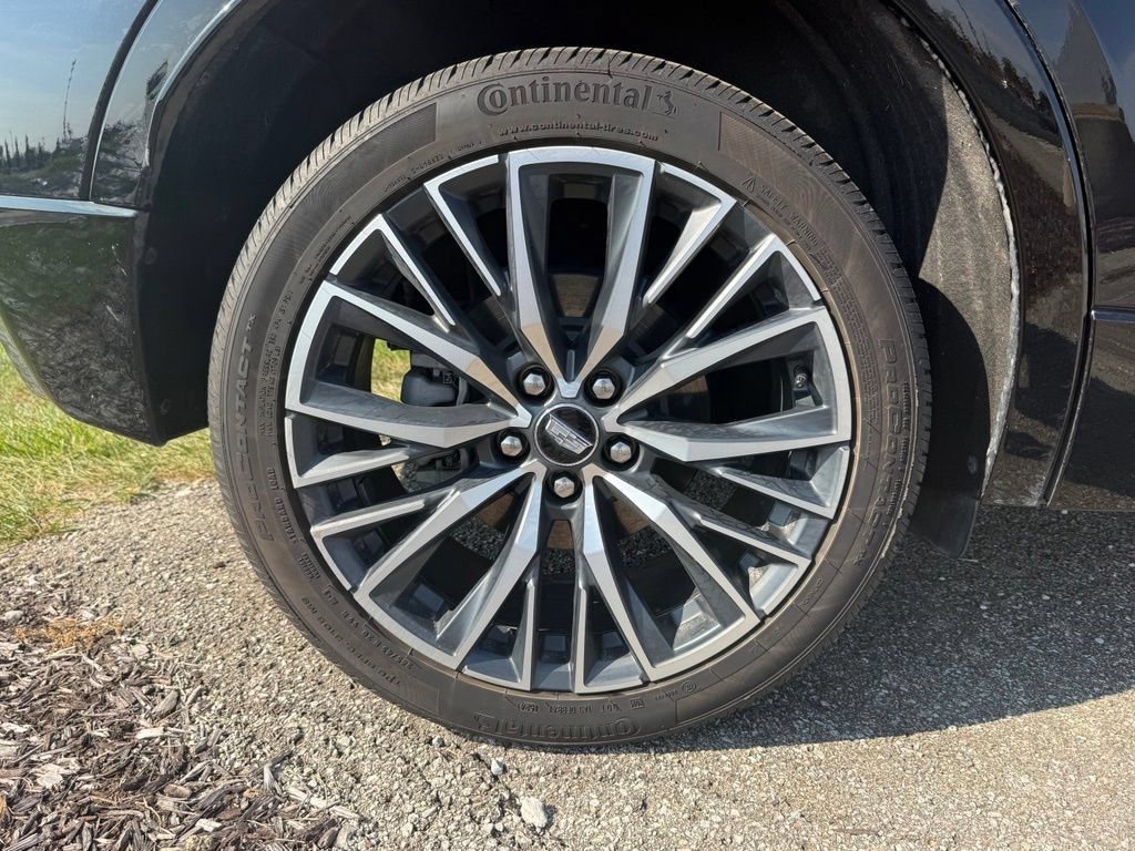 Certified 2024 Cadillac XT4 Sport AWD/4WD image 17