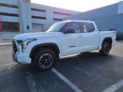 New 2026 Toyota Tundra SR5 AWD/4WD image 3