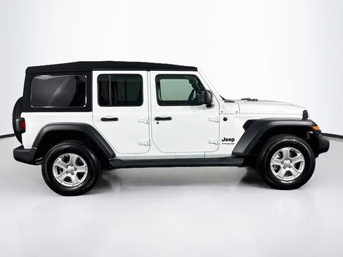 Used 2022 Jeep Wrangler Unlimited Sport AWD/4WD image 16