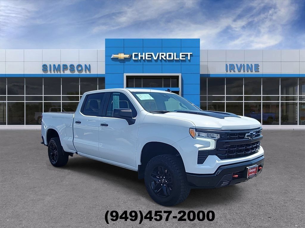 Used 2024 Chevrolet Silverado 1500 LT Trail Boss w/ Convenience Package II AWD/4WD image 2