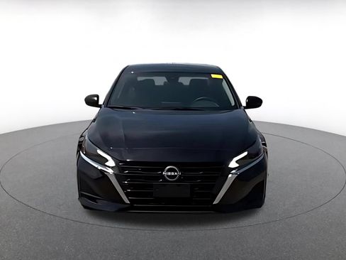 Used 2025 Nissan Altima 2.5 SV FWD image 6