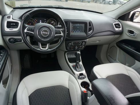 Used 2019 Jeep Compass Latitude w/ Popular Equipment Group image 6