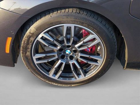 Certified 2026 BMW 550e xDrive w/ Premium Package image 26