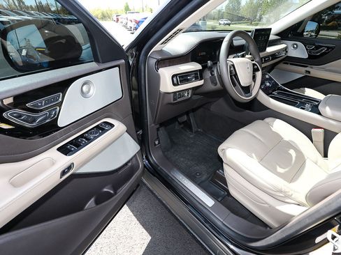 Certified 2023 Lincoln Aviator Reserve w/ Equipment Group 201A AWD/4WD image 12
