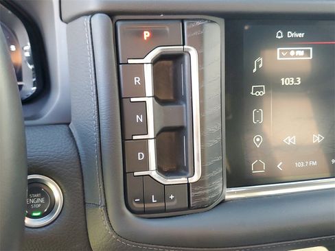 Used 2024 GMC Yukon XL Denali image 34