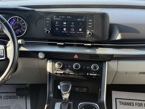 Used 2022 Kia Carnival LX FWD image 20