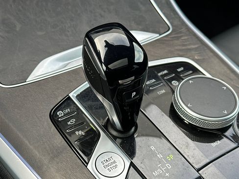 Used 2022 BMW X5 xDrive40i w/ Parking Assistance Package image 34